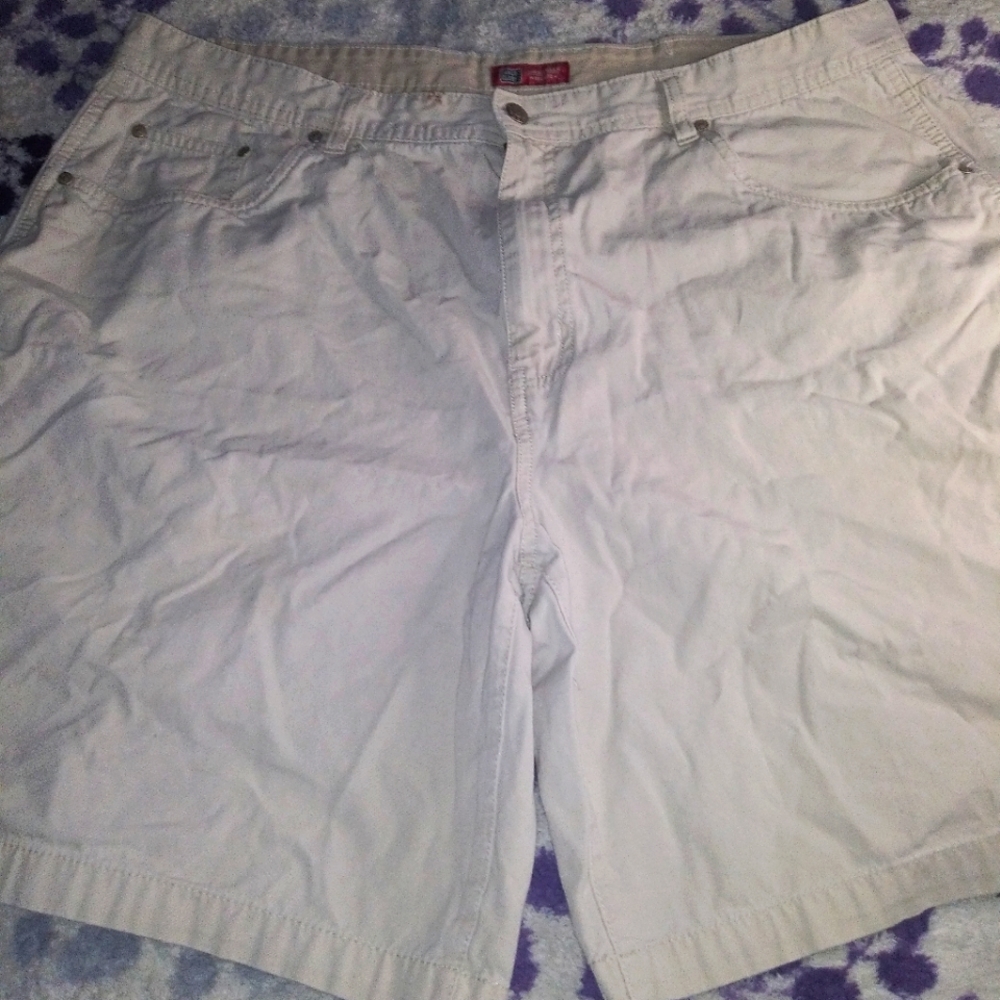 Faded Glory Mens Khaki Shorts. SALE!!!